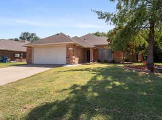 609 Columbia Ave, Waxahachie, TX 75165