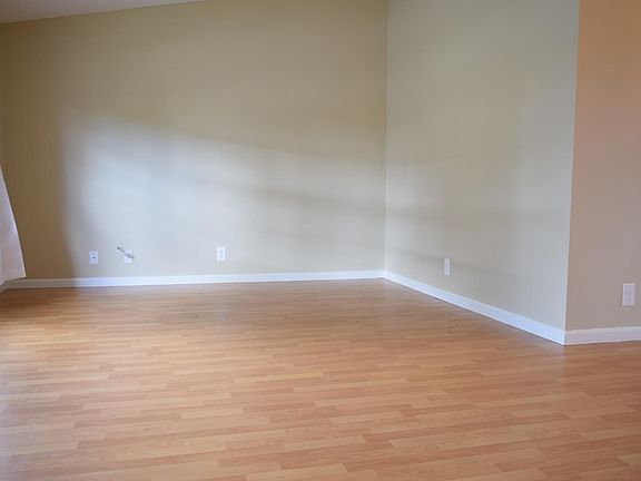 2nd image of 103 Lakewood Dr