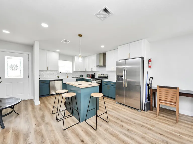 5115 Clay St — Photo 2