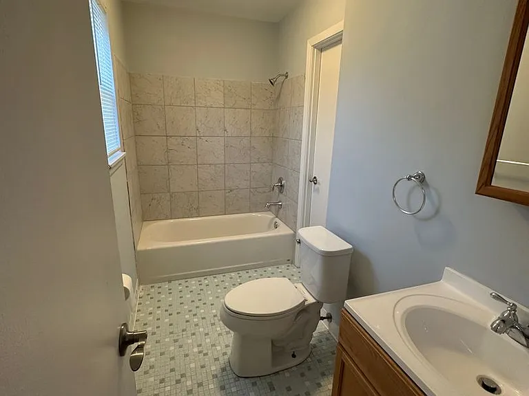318 Wallington Rd — Photo 4