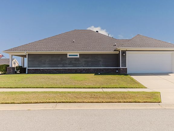 4th image of 4309 Sloan Dr