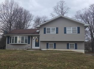 51 Scotchtown Dr, Middletown, NY 10941