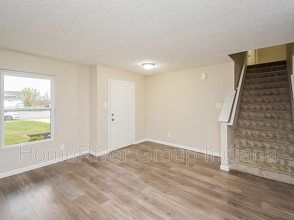 2nd image of 524 Runnymede Ct