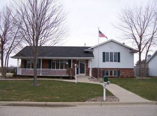 4401 Fairfield Dr, Janesville, WI 53546