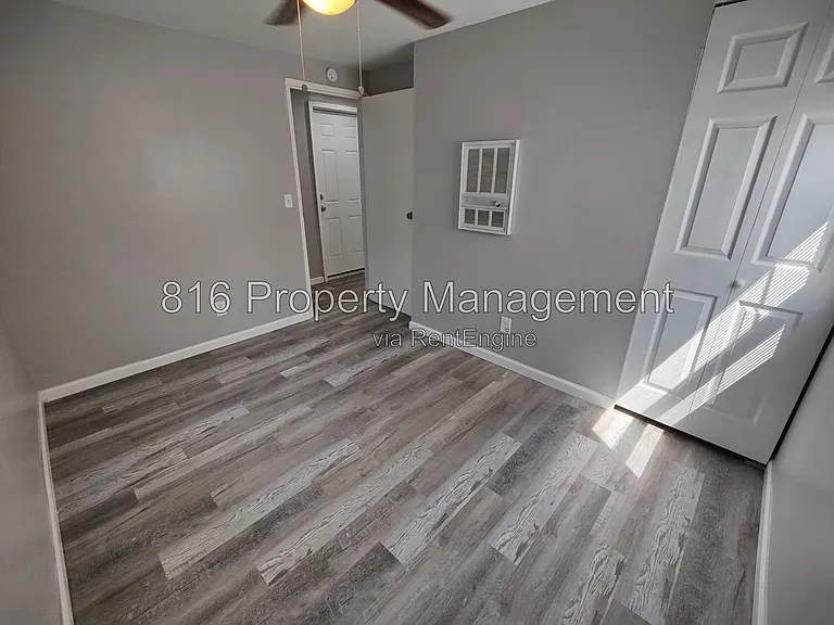7941 NE San Rafael Dr — Photo 20