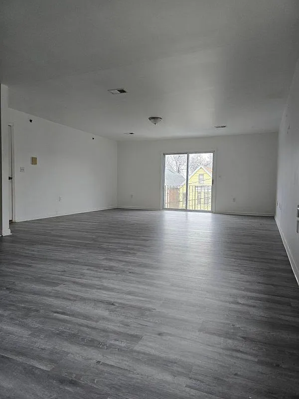 8 bed, 5.0 bath, 1572 sqft, $2,700 — Photo 3