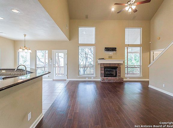 3rd image of 6819 Waxachie Way