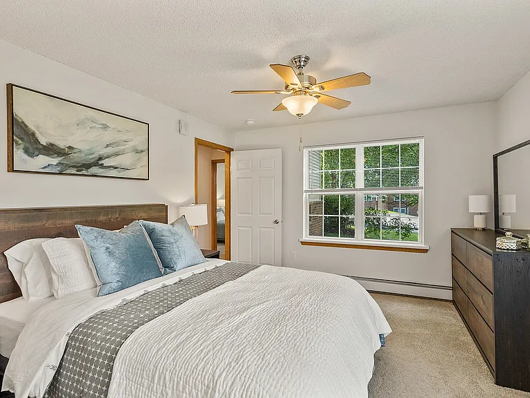 Riverwood Apartments Primary Bedroom