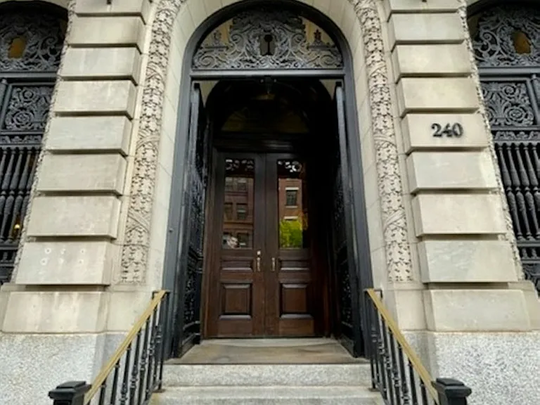 240 Centre St #4M — Photo 16