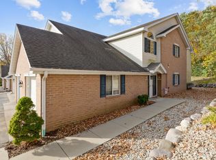 S77W19599 Lakewood Dr, Muskego, WI 53150