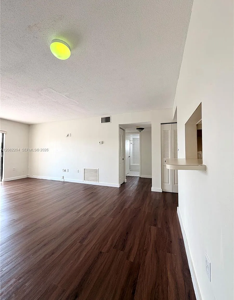 Nob Hill West Condo — Photo 3