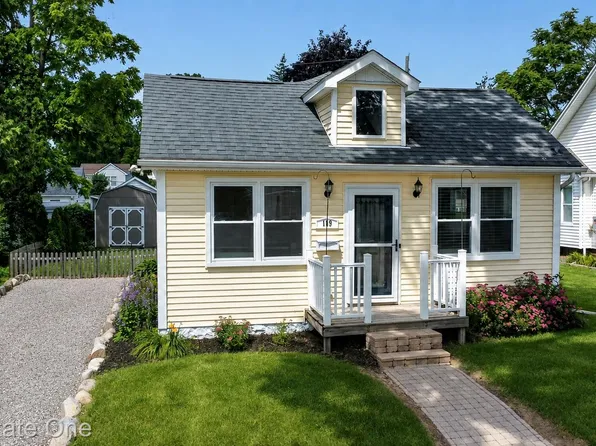 109 N Andrews St, Lake Orion, MI 48362