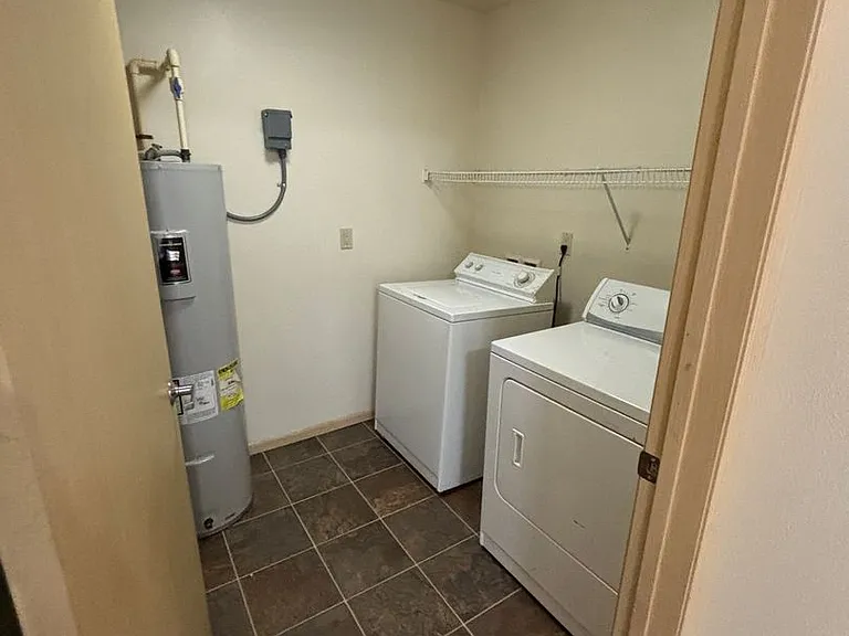 2730 W Lisbon Ave — Photo 7