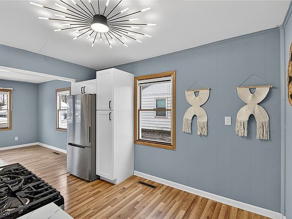 5th image of 4434 Riverside Dr