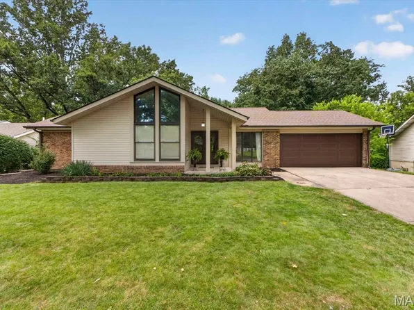 15250 Kingsman Cir, Chesterfield, MO 63017