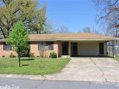 57 Plantation Dr, Little Rock, AR, 72206