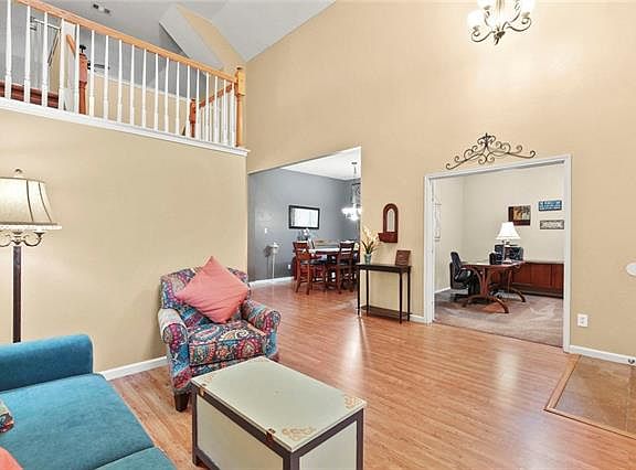 5th image of 5625 Robins Way