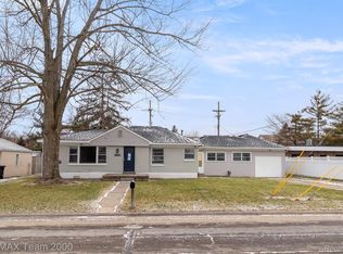 18943 Lathers St, Livonia, MI 48152