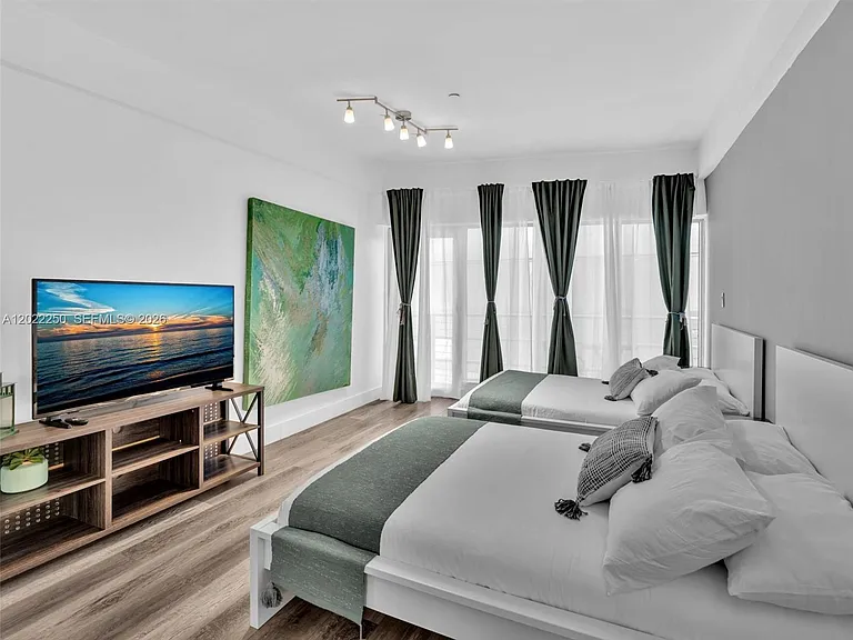 1052 Ocean Dr #C203 — Photo 16