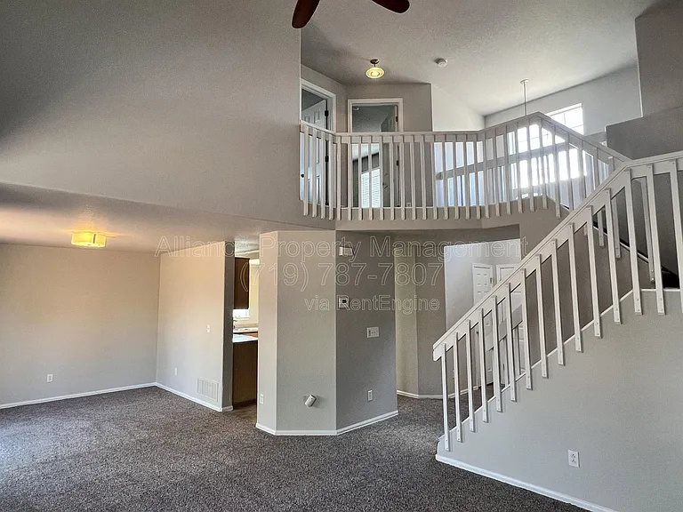 5671 Vermillion Bluffs Dr — Photo 6