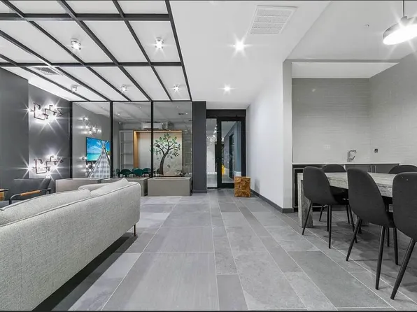 93 Linden Street image 10 of 12