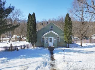 685 River St, Taylors Falls, MN 55084
