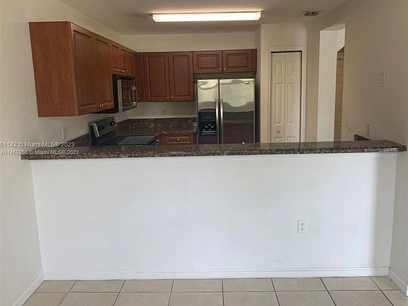 5th image of 11102 NW 83rd St APT 209