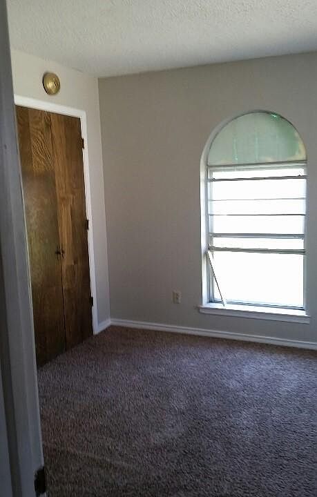 Large bedrooms & closets