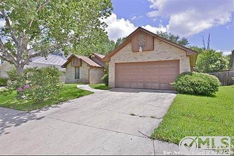 2nd image of 4910 Castle Hill Dr