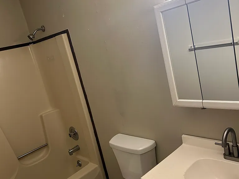 10 Villas Rd #103 — Photo 6