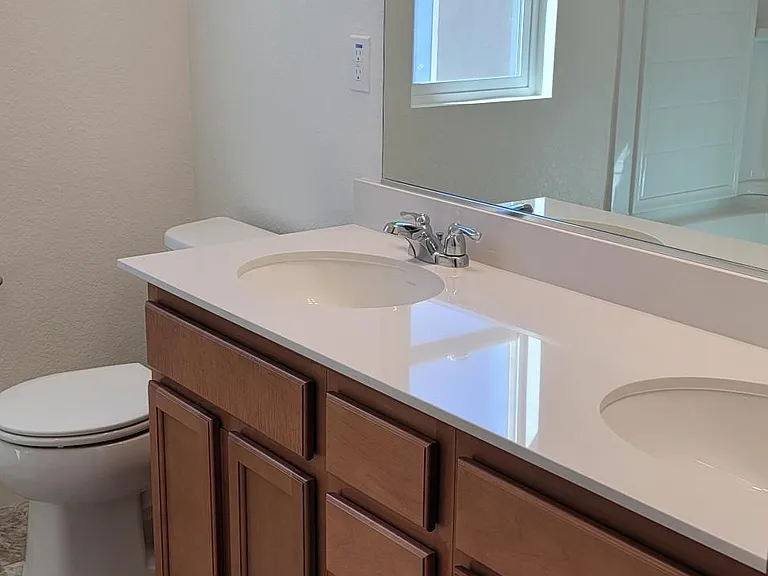1457 W Woodward Ave — Photo 11