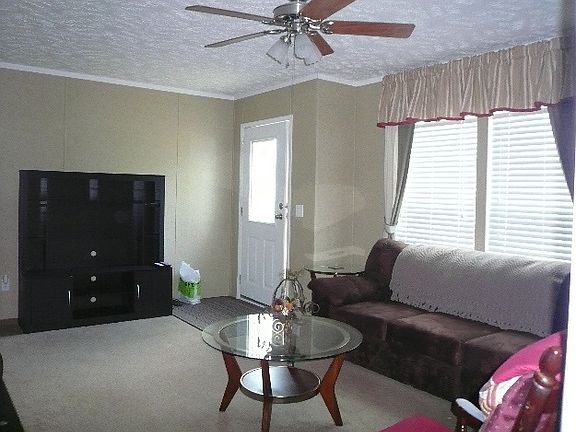3rd image of 137 Woodcliff Dr