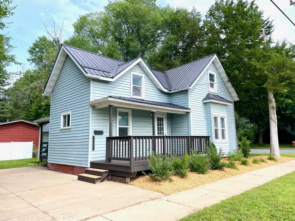 921 14th Ave E, Menomonie, WI 54751
