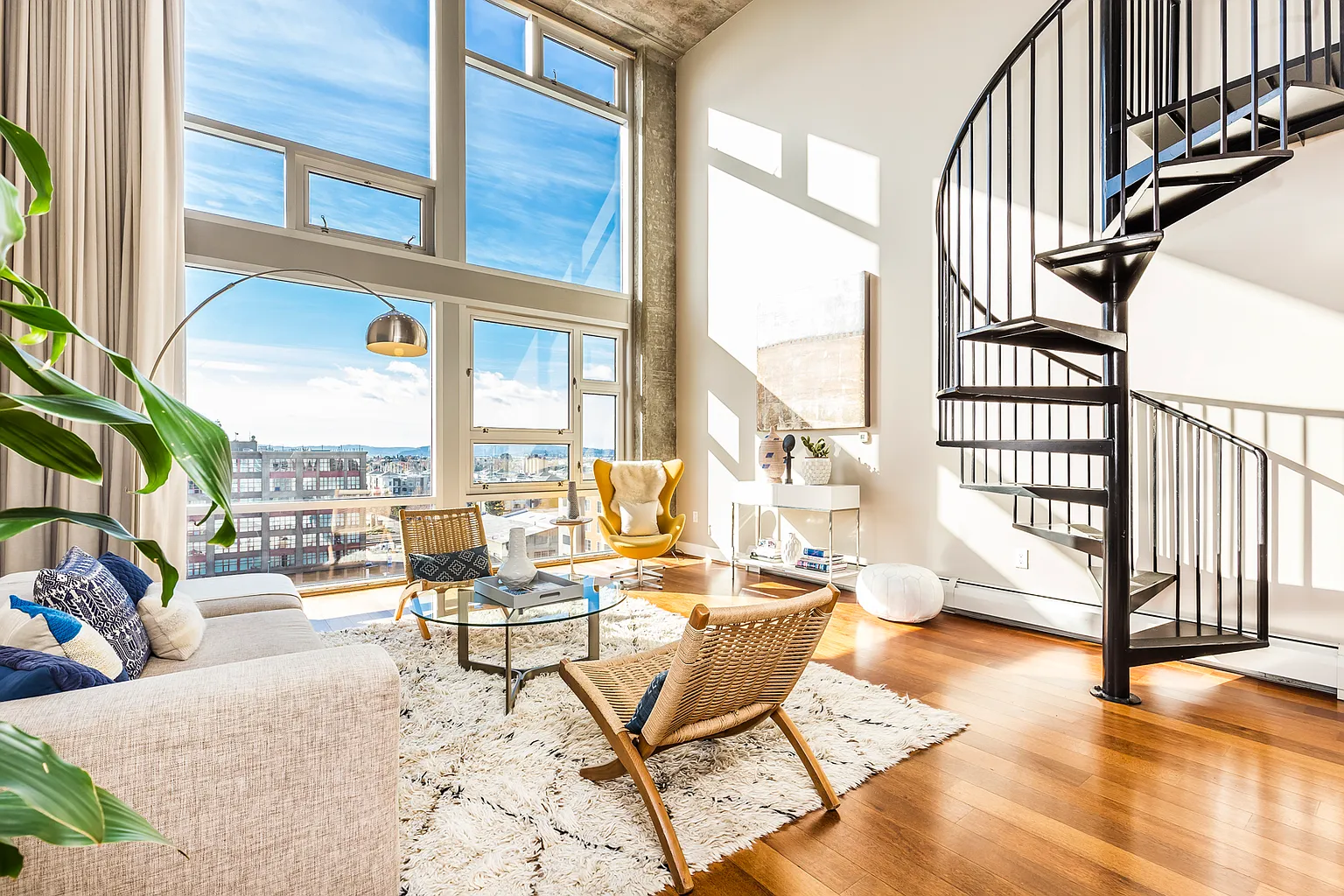 311 Oak St #Penthouse 31 photo 1