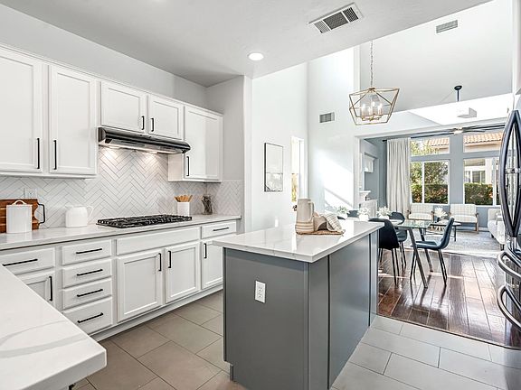 5th image of 1856 N La Rue Ln