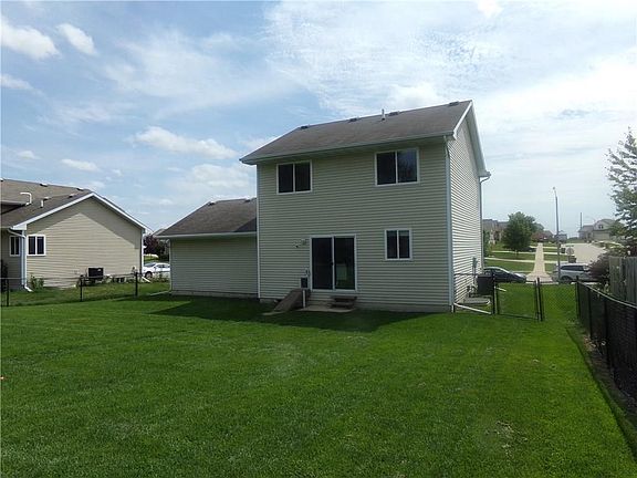 2nd image of 365 SE Olson Dr