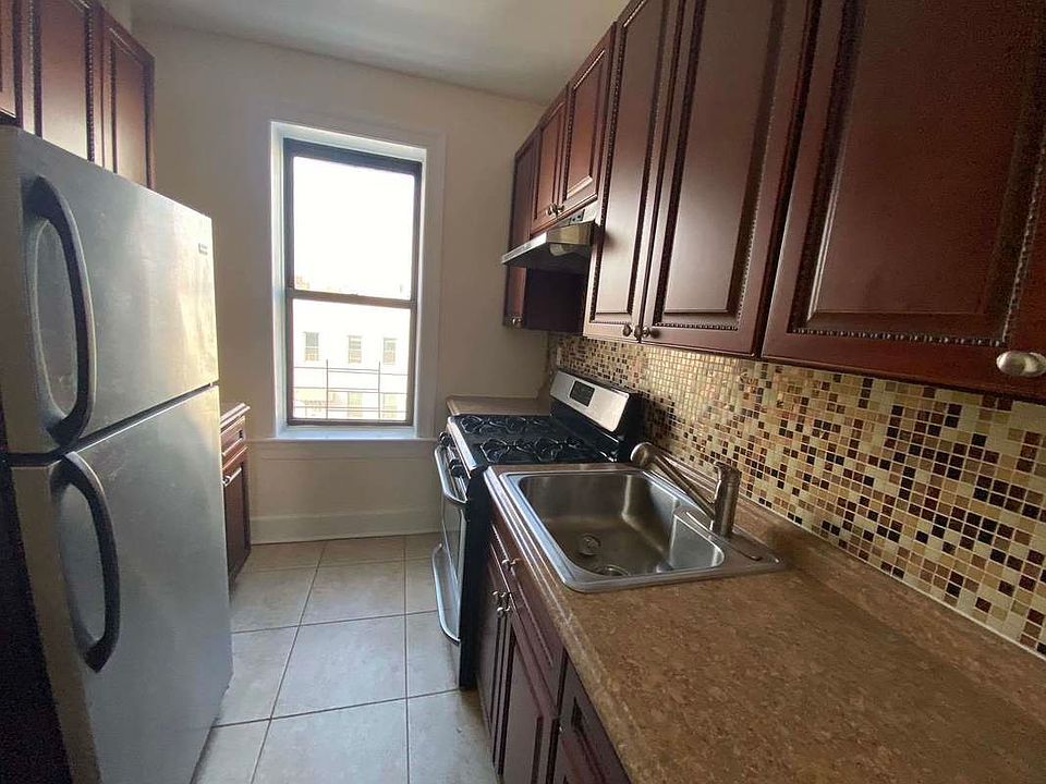 1st image of 32-18 30th St #3