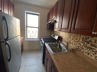 32-18 30th St #3, Astoria, NY 11106