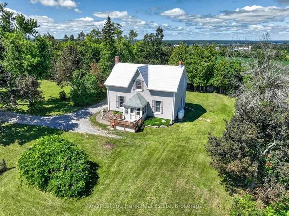 1375 Holden Rd, Selwyn, ON K9J 6X5