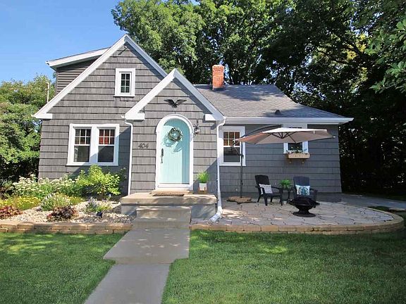 2nd image of 404 Valley View Ct