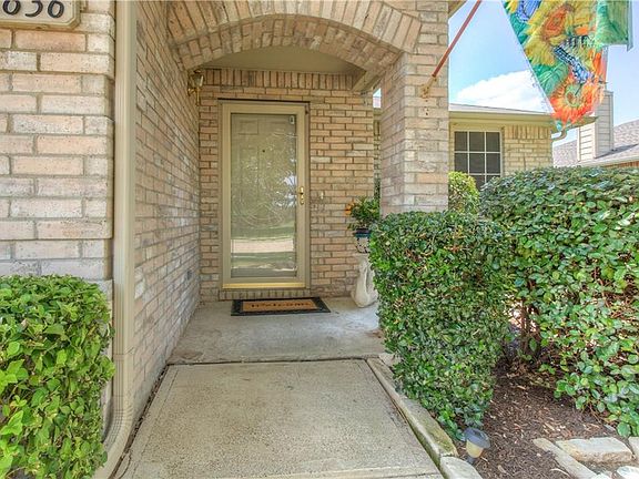 4th image of 1636 Fieldstone Dr
