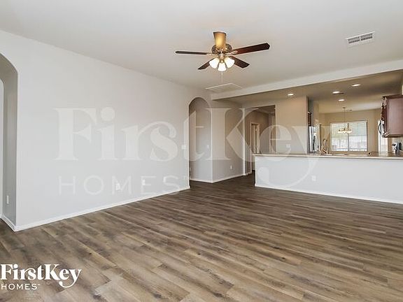 5th image of 38521 N Reynosa Dr