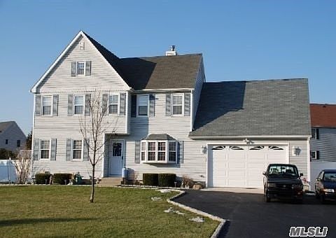 2nd image of 22 Arrowhead Ave