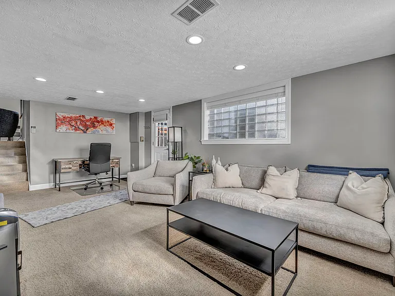 1237 Giesse Dr — Photo 5