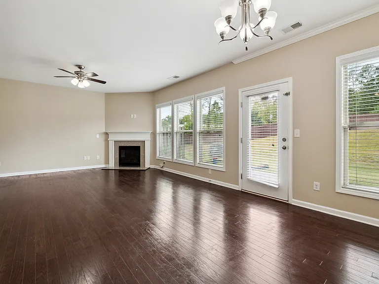 1190 Hampton Oaks Dr — Photo 11