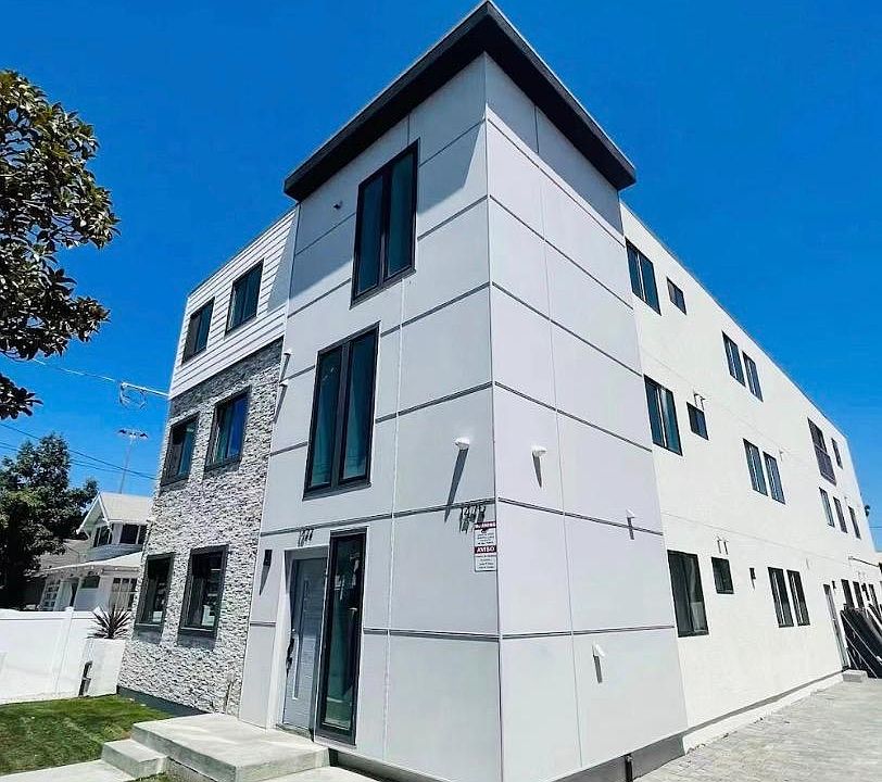 1st image of 1479 W 36th St #4