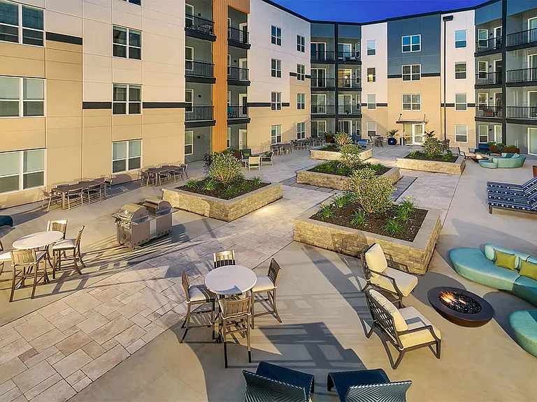 Aster Apartments — Photo 27