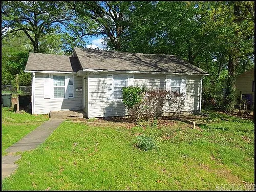 901 S Harrison St Photo 1