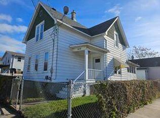 1429 10th St, Racine, WI 53403