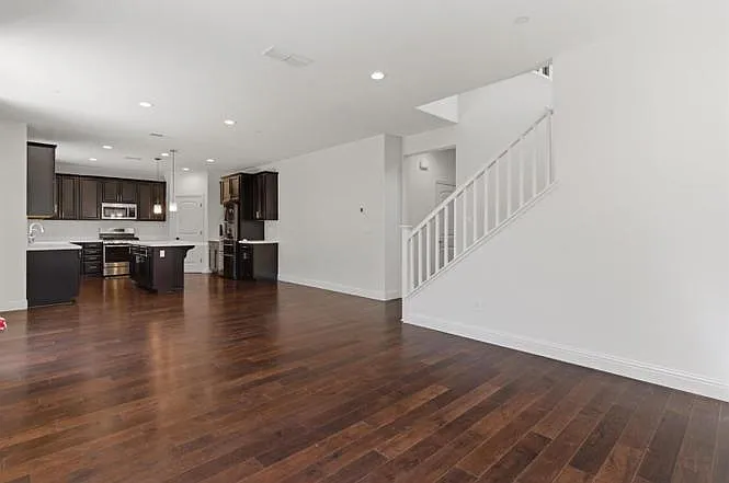 510 E Albertina Ave — Photo 47
